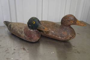 lot 230 image: Antique Carved Wood Ducks