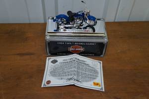 lot 155 image: Maisto Harley Davidson 1953 74FL Hydra-Glide 118 Scale Model