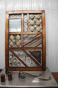 lot 417 image: Wall Dcor