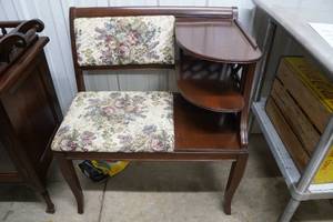 lot 418 image: Vintage TelephoneGossip Bench
