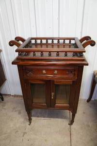 lot 419 image: Wheeled Wood Cabinet