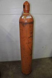 lot 1F image: Oxygen Welding Tank - Full