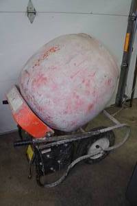 lot 9 image: Kushlan Electric Concrete Mixer