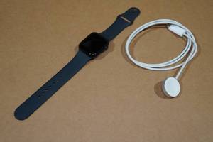 Apple Watch SE 40mm Smart Watch with GPS