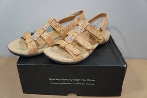 Vionic Womens Amber Orthotic Sandals -Size 9