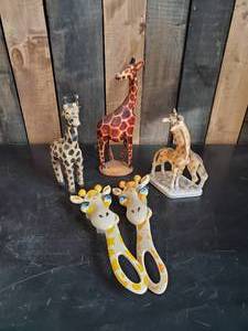 4 Various Giraffe items, 2  Vintage Avon Brushes, Burbur, Ceramic, and Wood Carved