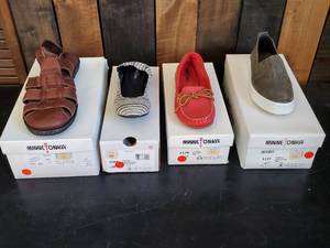 4 Pair New in box Minnetonka Moccasin