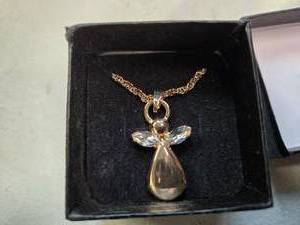 Genuine Australian 14K Gold Plated Crystal Angel Locket on 18-Inch Rope Chain  Brand New  Brand New Sold online for over $120