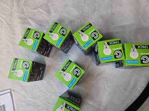Lot of 8 Packs of Greenlite Dust-to-Dawn LED Light Bulbs (60W Equivalent)