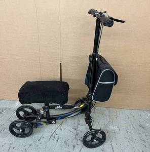 lot 53 image: Aojin Steerable Knee Walker Scooter - In Great Working Condition