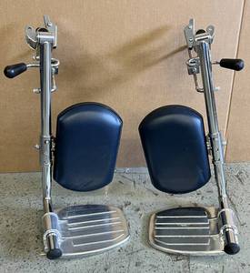 lot 39 image: Detachable Elevating Wheelchair Leg and Foot Rests - In Great Condition