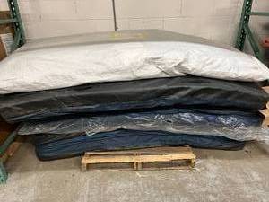 lot 47 image: Lot of 5 New & Used Hospital Bed Mattresses One New One Being MSRP $1000 Span UMX58V-29 GEO-MATTRESS UltraMax Mattress - Used Ones In Great Condition Too