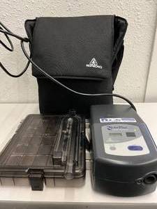 lot 4 image: Respironics Solo Plus LX Deluxe CPAP System with Carry Bag and Oasis Humidifier Passover - Great Working Condition