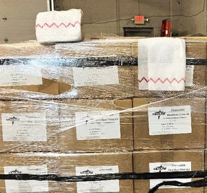 lot 49 image: Final 10 Cases (250 each per case) NEW Medline Cloth Microfiber Cleaning Clothes - Durable performance & soft feel, Large coverage with a streak-free quick dry fibers - perfect for the shop or cleaning companies