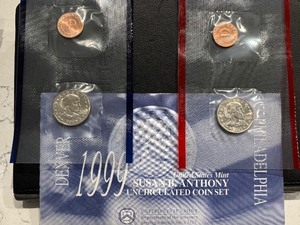 1999 P&D Susan B. Anthony Uncirculated Dollar Set