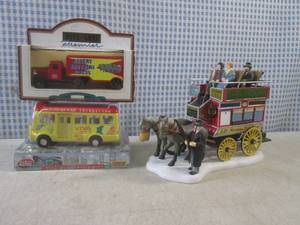lot 25 image: (CS) Department 56 Horse and Carria...