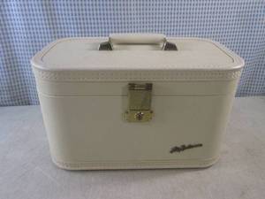lot 49 image: (CS) Vintage Lady Baltimore Travel ...
