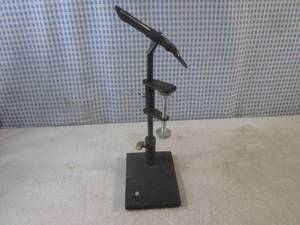 lot 60 image: (EC1) Fishing Fly Tying Vise ...