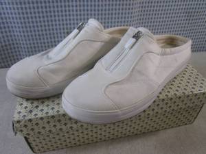 lot 64 image: (CSB) Pair of Keds Shoes Size 6 12...
