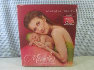 lot 72 image: (G-1) Annes Geddes, Celine Dion Boo...