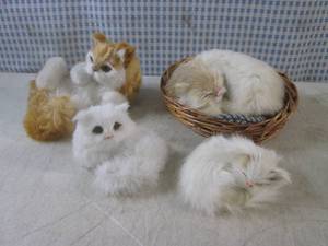 lot 82 image: (CSB) 4 Lifelike Furry Cats...