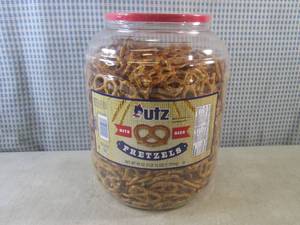 lot 90 image: (B-3) Large Container of Bite Size ...