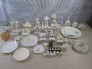 lot 117 image: (EW4) Assortment of Decor Figures, ...