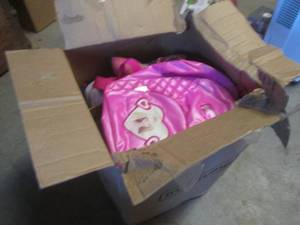lot 128 image: (EW3) Big Box Full of Misc Includin...