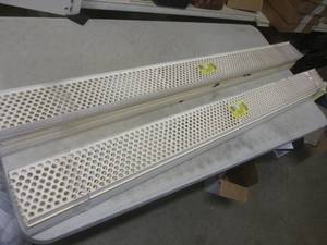 lot 139 image: (F-3) 15 Genova Gutter Guards RW115...