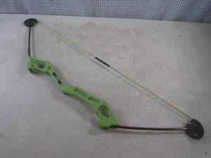 lot 144 image: (H-1) Bear Archery Valiant Kids Bow...