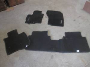 lot 154 image: (EW2) Outlander Sport and Honda CR-...