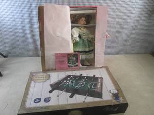 lot 160 image: (EW3) Table Football Game and Porce...