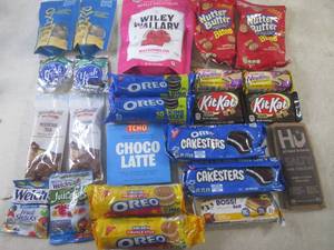 lot 317 image: (B-1) Assorted Snacks Past Date...