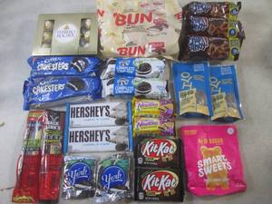 lot 319 image: (B-2) Assorted Snacks Past Date...