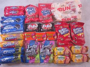 lot 326 image: (B-3) Assorted Snacks Past Date...