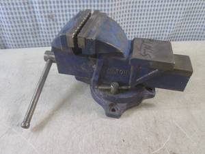 lot 164 image: (BS) Wilton 4 Bench Vise with Swiv...