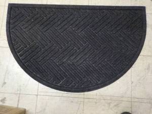 lot 11 image: Halfmoon Heavy Duty Floor Mat 24 x3...