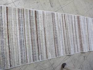 lot 19 image: Mohawk The Verve Collection Runner ...
