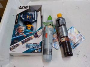 lot 89 image: Star Wars...