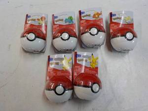 lot 111 image: Pokmon Toys...