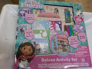 lot 115 image: Cabbys Dollhouse Deluxe Activity S...