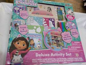 lot 117 image: Cabbys Dollhouse Deluxe Activity S...