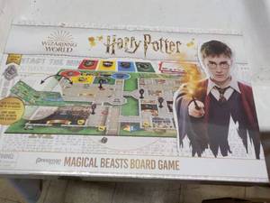 lot 124 image: Harry Potter Board Game...