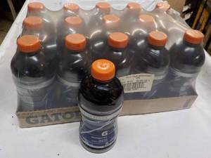 lot 131 image: 15 ct 28 oz Bottles Gatorade Midnig...