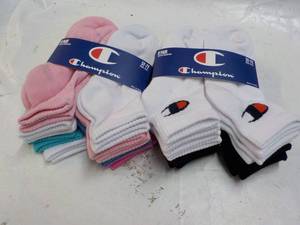 lot 138 image: 2 ct 8 packs Champion Youth Socks 5...