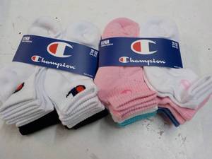 lot 140 image: 2 ct 8 packs Champion Youth Socks 3...