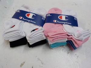 lot 141 image: 2 ct 8 packs Champion Youth Socks 3...