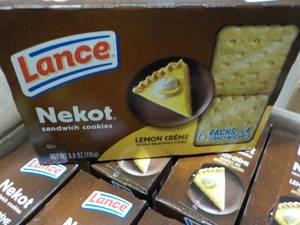 lot 203 image: 12 ct 6.8 oz Boxes Lance Nekot Lemo...