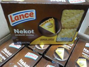 lot 205 image: 12 ct 6.8 oz Boxes Lance Nekot Lemo...