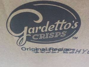 lot 211 image: 7 ct 3 oz bags Gardettos Crisps p...